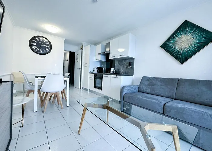 Hotell Verrerie - At La Bocca, Pool, Center Parking